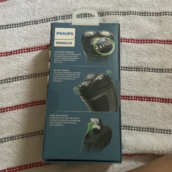 PHILIPS NORELCO Shaver 2300 - Picture 3 of 4